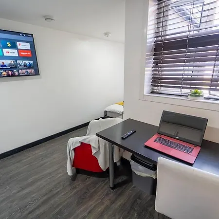 Modern Cosy Available Apartment *